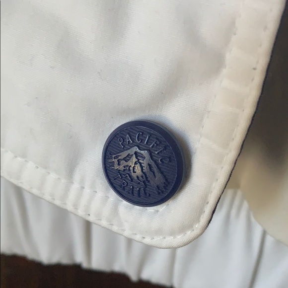 White Puff Jacket - Picture 3 of 5